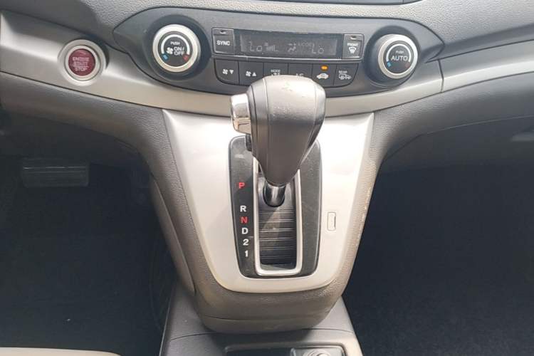 Used Honda CR-V 2013 2.4L four-wheel drive luxury version Gear Lever