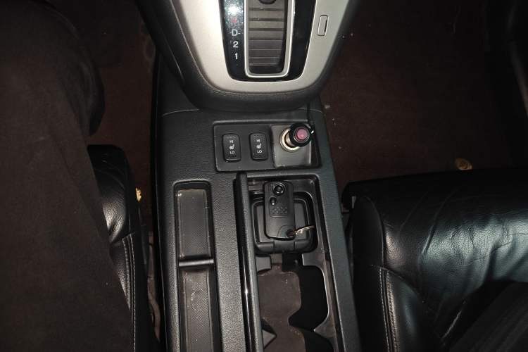 Used Honda CR-V 2013 2.4L four-wheel drive luxury version Gear Lever
