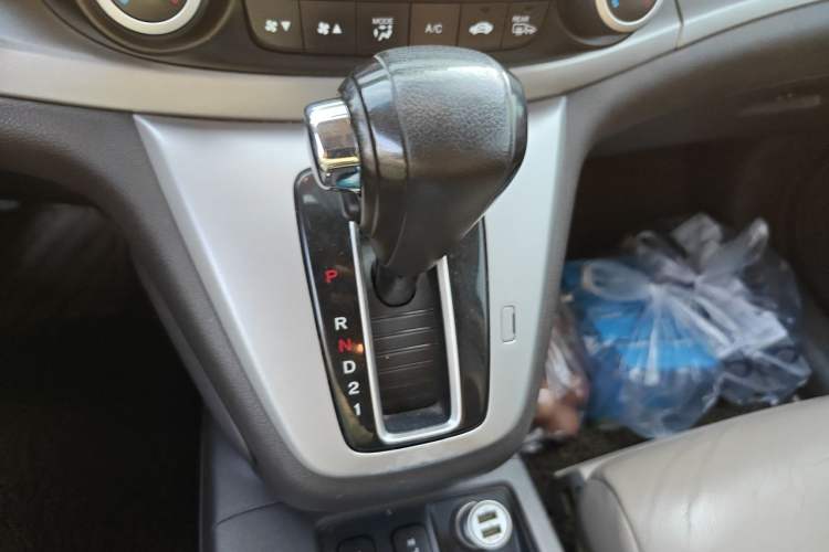 Used Honda CR-V 2013 2.4L two-wheel drive luxury version Gear Lever