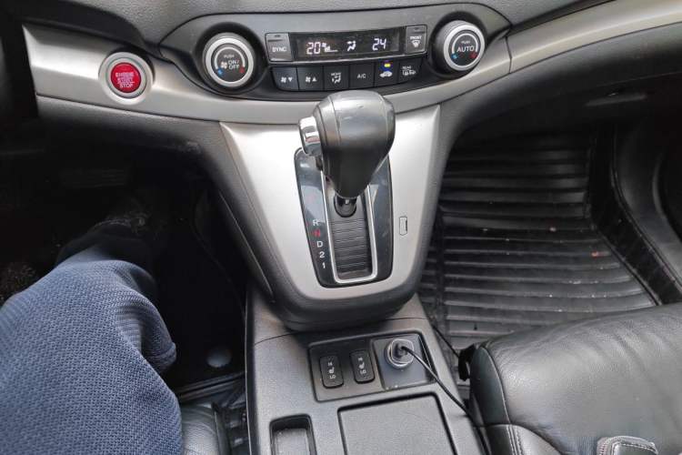 Used Honda CR-V 2013 2.4L two-wheel drive luxury version Gear Lever