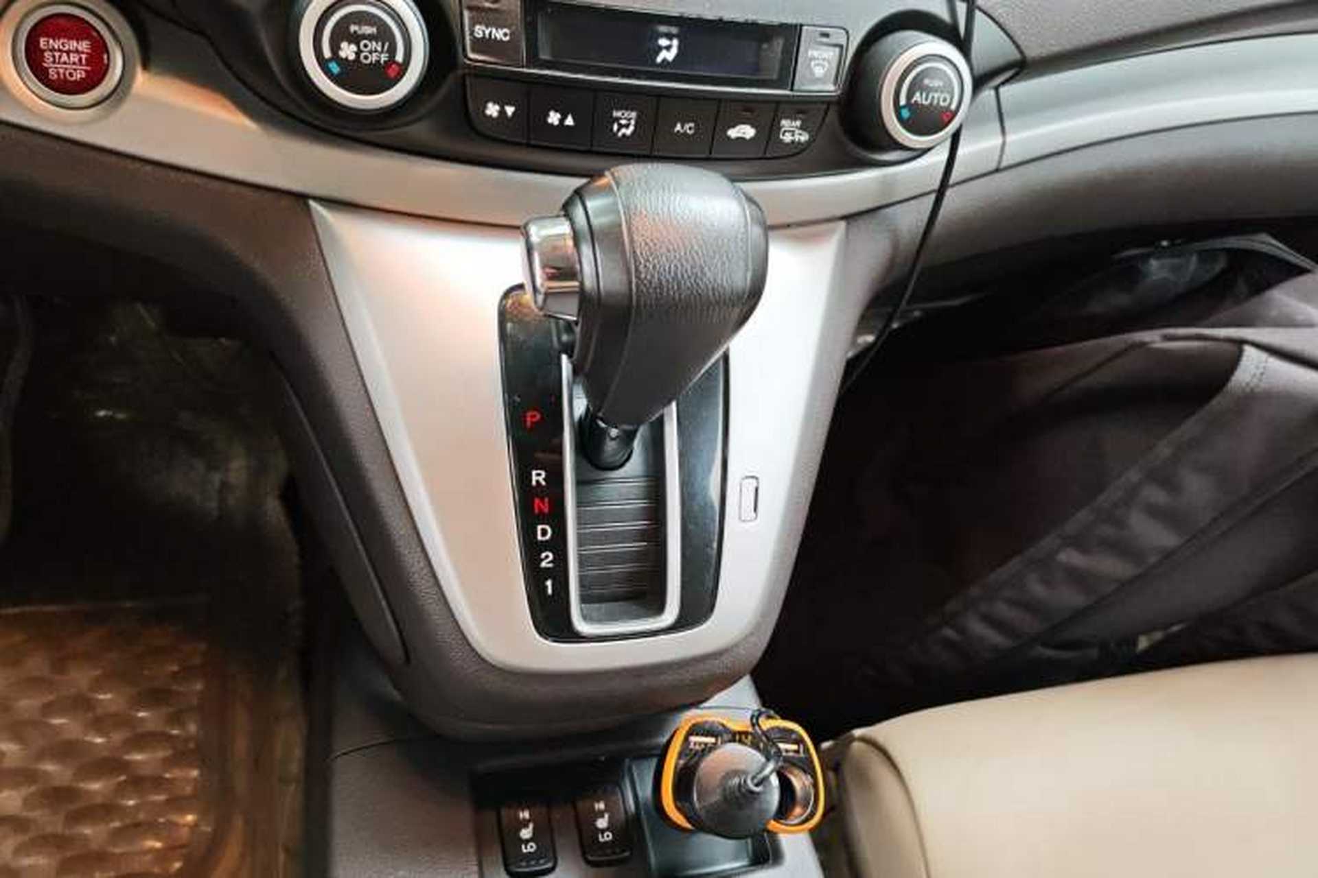 Used Honda CR-V 2013 2.4L two-wheel drive luxury version Gear Lever