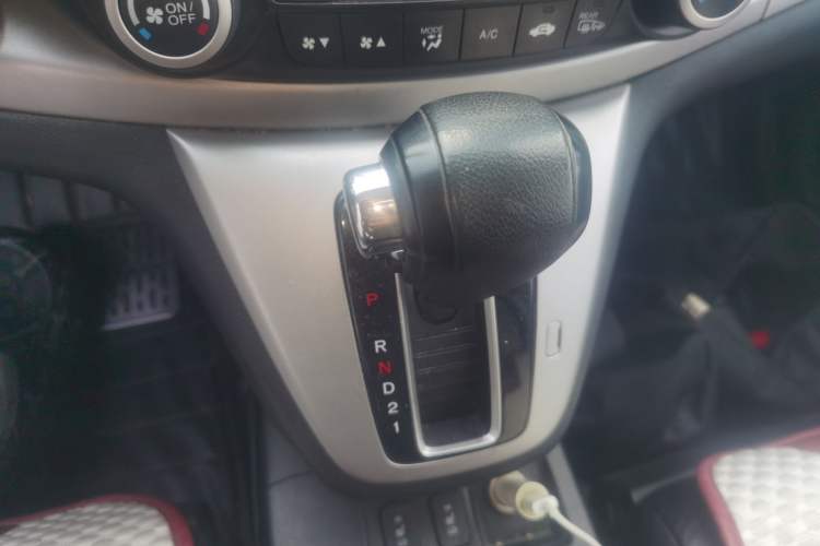 Used Honda CR-V 2013 2.4L two-wheel drive luxury version Gear Lever