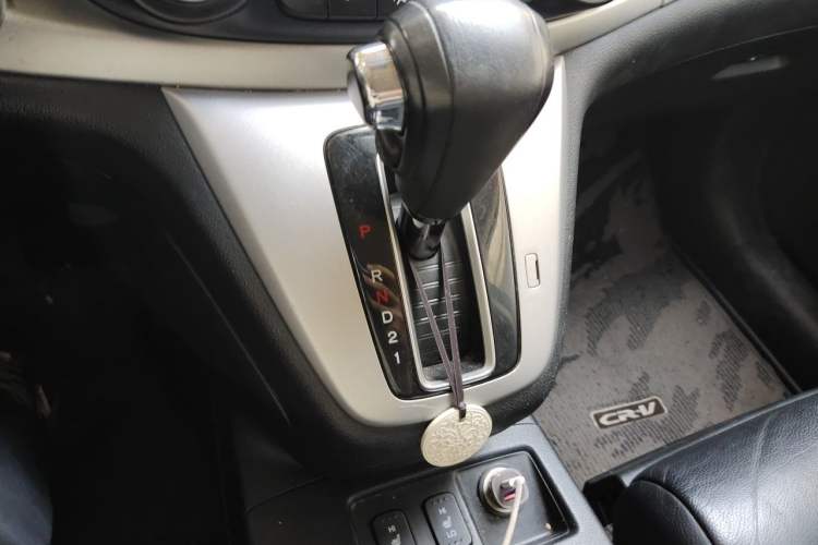 Used Honda CR-V 2013 2.4L four-wheel drive luxury version Gear Lever