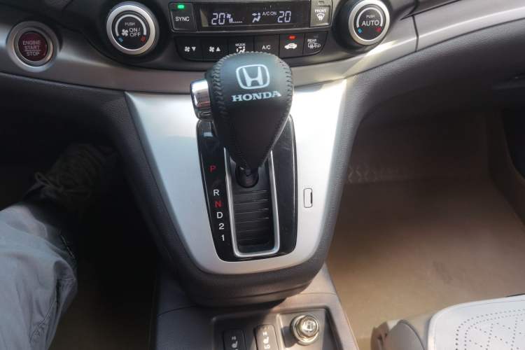 Used Honda CR-V 2013 2.4L four-wheel drive luxury version Gear Lever