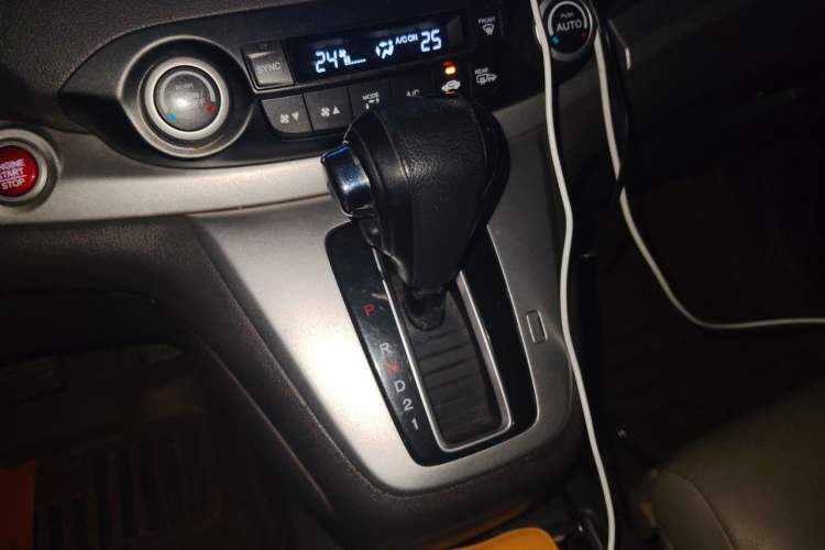 Used Honda CR-V 2013 2.4L four-wheel drive luxury version Gear Lever