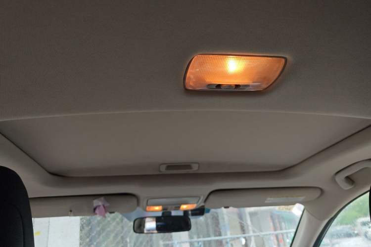 Used Honda CR-V 2013 2.4L two-wheel drive luxury version Headliner