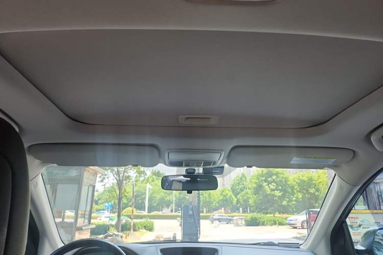 Used Honda CR-V 2013 2.4L two-wheel drive luxury version Headliner