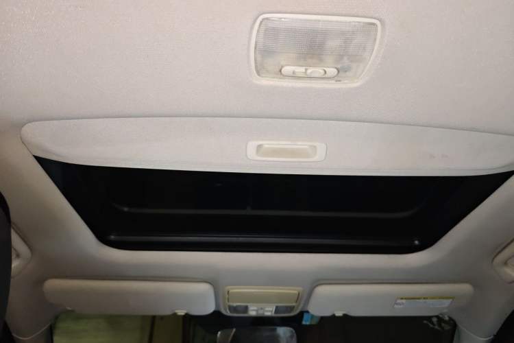 Used Honda CR-V 2013 2.4L four-wheel drive luxury version Headliner