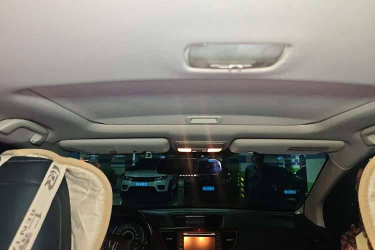 Used Honda CR-V 2013 2.4L four-wheel drive luxury version Headliner