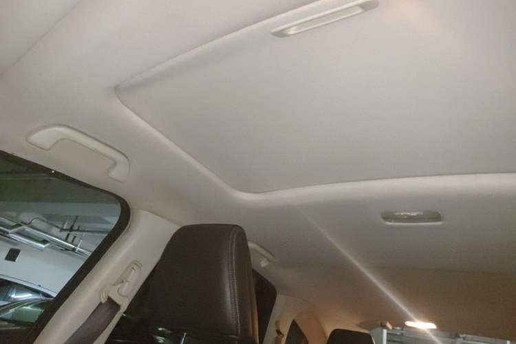 Used Honda CR-V 2013 2.4L two-wheel drive luxury version Headliner
