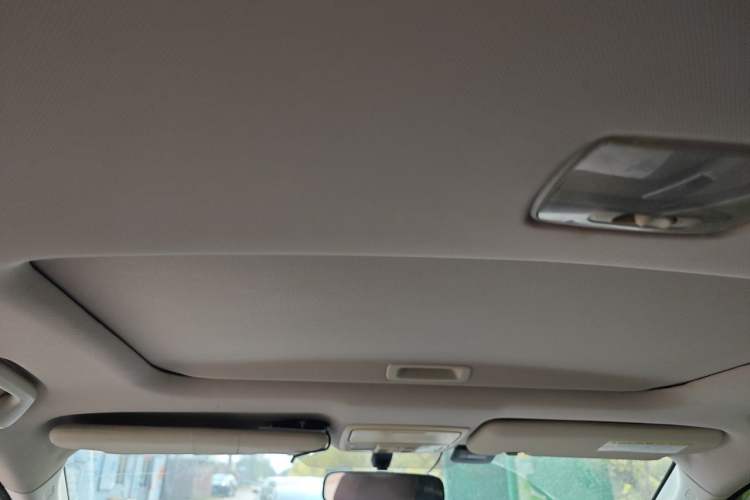 Used Honda CR-V 2013 2.4L two-wheel drive luxury version Headliner