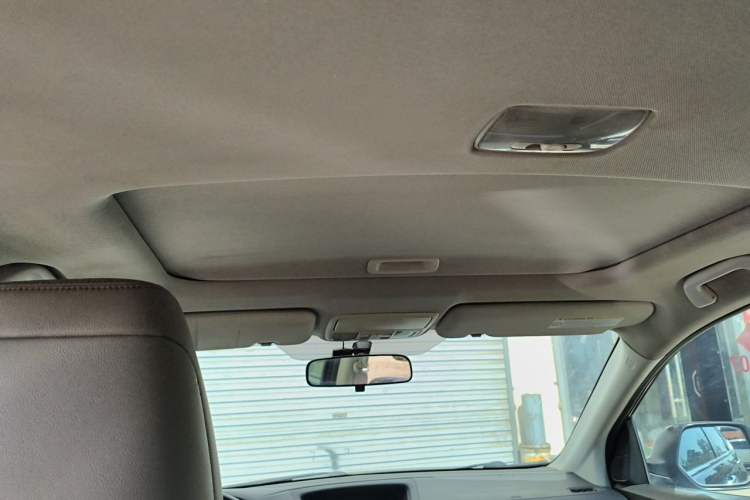 Used Honda CR-V 2013 2.4L four-wheel drive luxury version Headliner