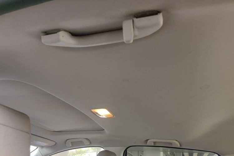 Used Honda CR-V 2013 2.4L two-wheel drive luxury version Headliner