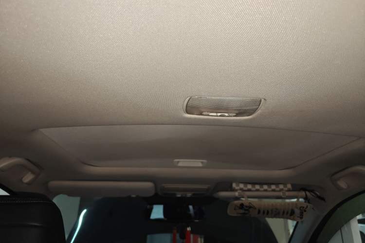 Used Honda CR-V 2013 2.4L four-wheel drive luxury version Headliner