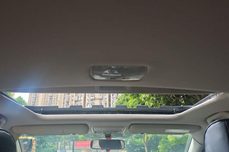 Used Honda CR-V 2013 2.4L two-wheel drive luxury version Headliner