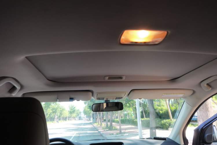 Used Honda CR-V 2013 2.4L four-wheel drive luxury version Headliner