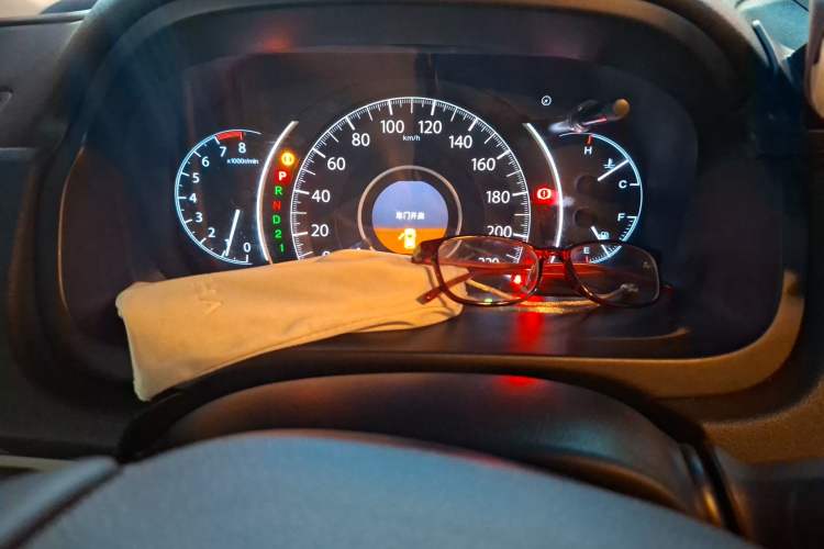 Used Honda CR-V 2013 2.4L two-wheel drive luxury version Instrument Cluster