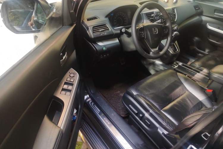 Used Honda CR-V 2013 2.4L four-wheel drive luxury version Interior 3