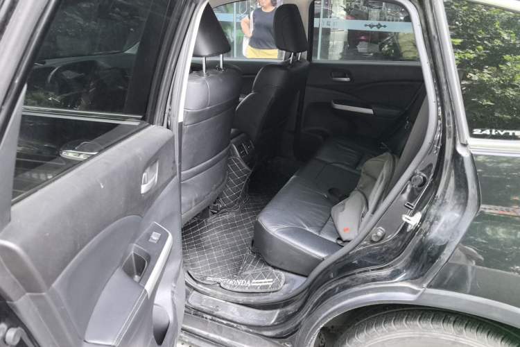 Used Honda CR-V 2013 2.4L four-wheel drive luxury version Left Rear Seat
