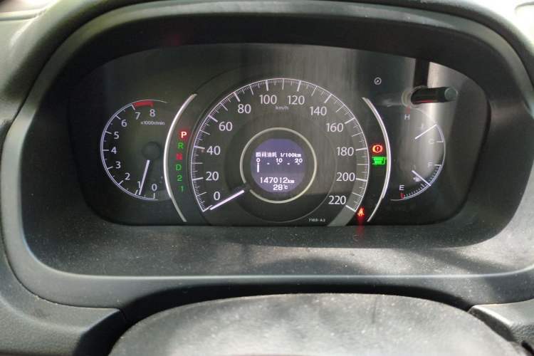 Used Honda CR-V 2013 2.4L four-wheel drive luxury version Odometer Close Up