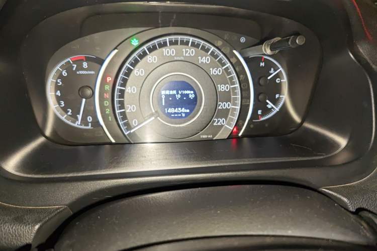 Used Honda CR-V 2013 2.4L two-wheel drive luxury version Odometer Close Up