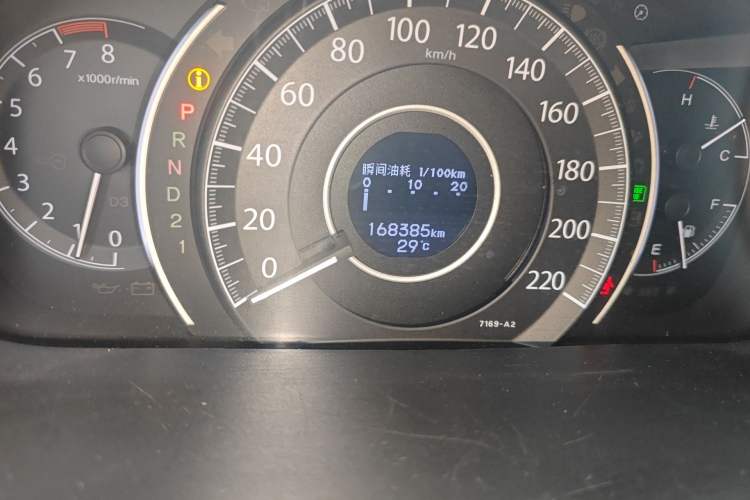 Used Honda CR-V 2013 2.4L four-wheel drive luxury version Odometer Close Up