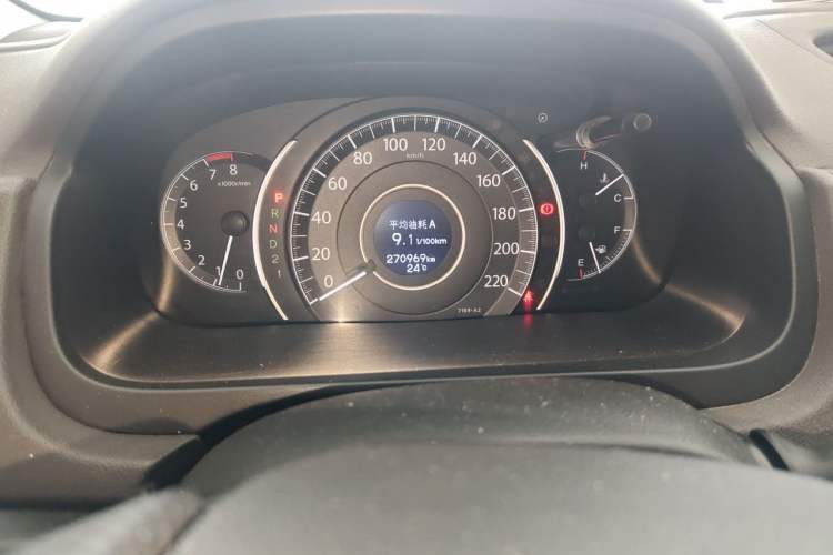 Used Honda CR-V 2013 2.4L four-wheel drive luxury version Odometer Close Up