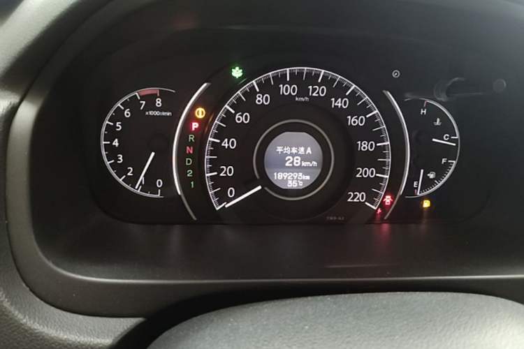 Used Honda CR-V 2013 2.4L two-wheel drive luxury version Odometer Close Up