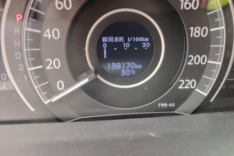 Used Honda CR-V 2013 2.4L four-wheel drive luxury version Odometer Close Up