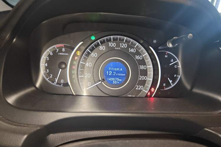 Used Honda CR-V 2013 2.4L two-wheel drive luxury version Odometer Close Up