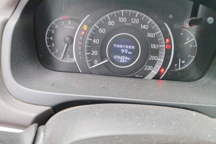Used Honda CR-V 2013 2.4L two-wheel drive luxury version Odometer Close Up