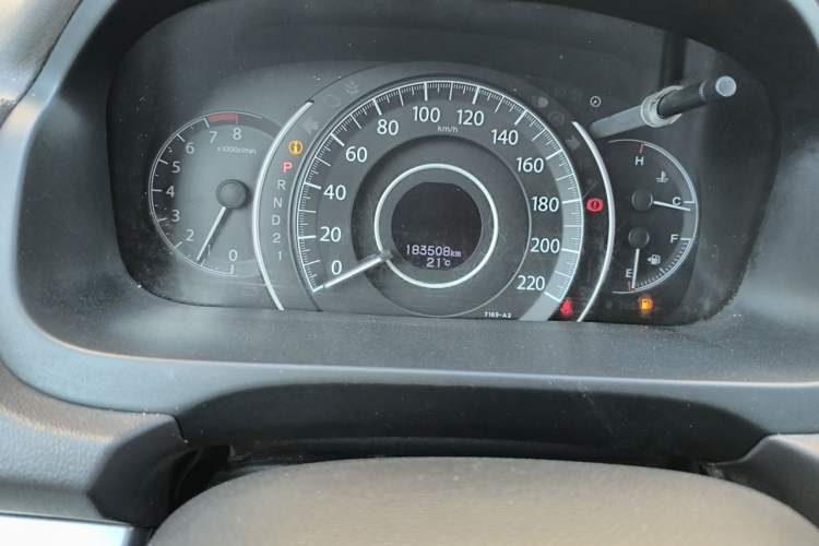 Used Honda CR-V 2013 2.4L four-wheel drive luxury version Odometer Close Up