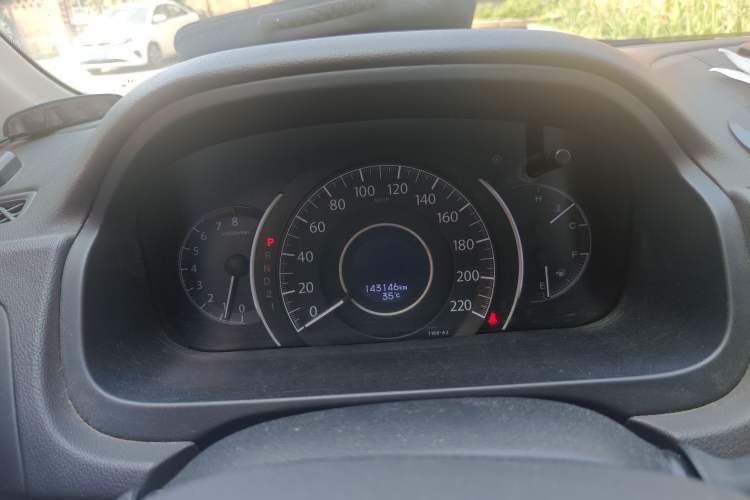 Used Honda CR-V 2013 2.0L 2WD Classic Edition Odometer Close Up
