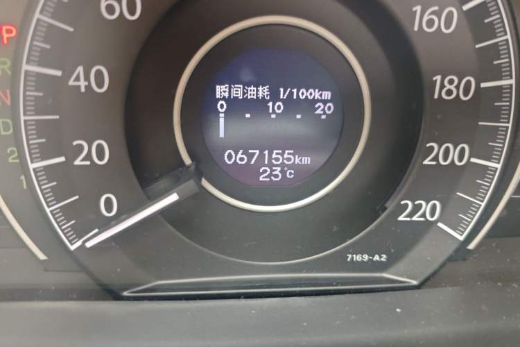 Used Honda CR-V 2013 2.4L two-wheel drive luxury version Odometer Close Up