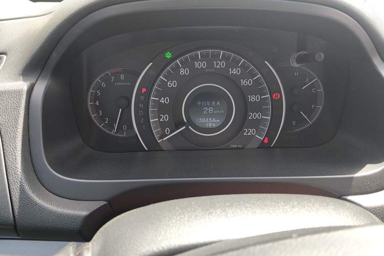 Used Honda CR-V 2013 2.4L four-wheel drive luxury version Odometer Close Up