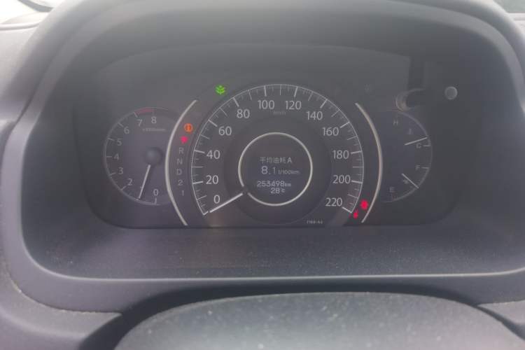 Used Honda CR-V 2013 2.4L two-wheel drive luxury version Odometer Close Up
