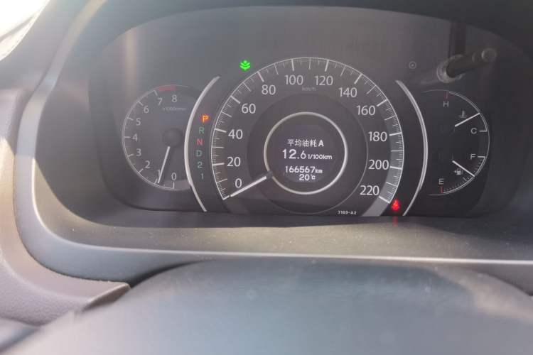 Used Honda CR-V 2013 2.4L four-wheel drive luxury version Odometer Close Up