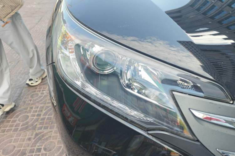 Used Honda CR-V 2013 2.4L four-wheel drive luxury version Right Front Headlight