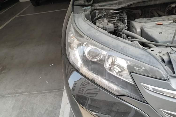 Used Honda CR-V 2013 2.4L two-wheel drive luxury version Right Front Headlight
