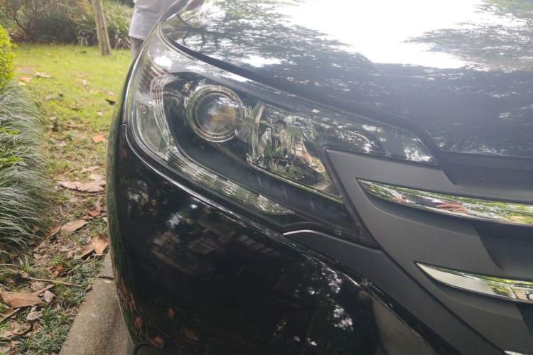 Used Honda CR-V 2013 2.4L two-wheel drive luxury version Right Front Headlight
