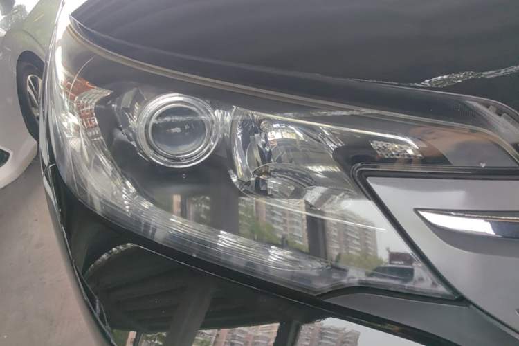 Used Honda CR-V 2013 2.4L two-wheel drive luxury version Right Front Headlight