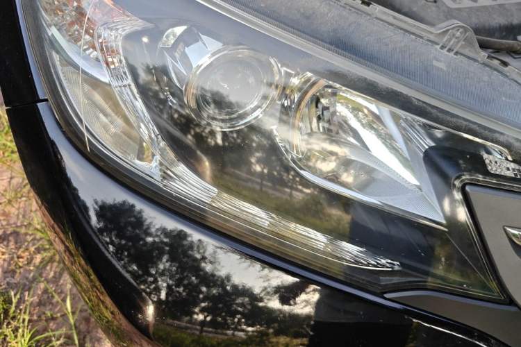 Used Honda CR-V 2013 2.4L two-wheel drive luxury version Right Front Headlight