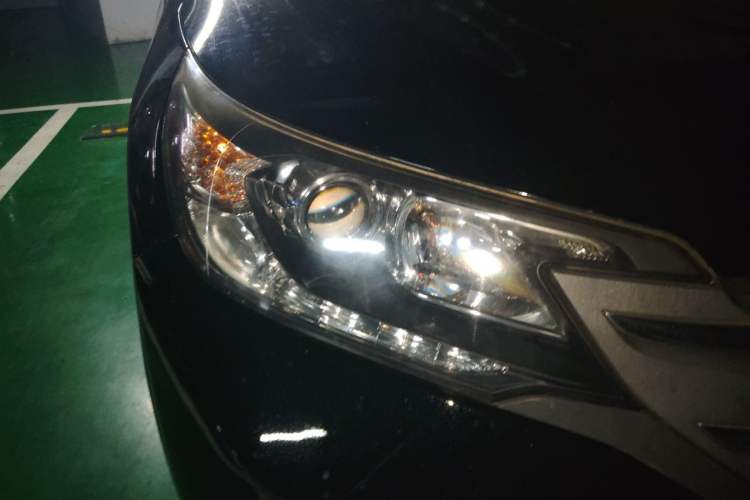 Used Honda CR-V 2013 2.4L four-wheel drive luxury version Right Front Headlight