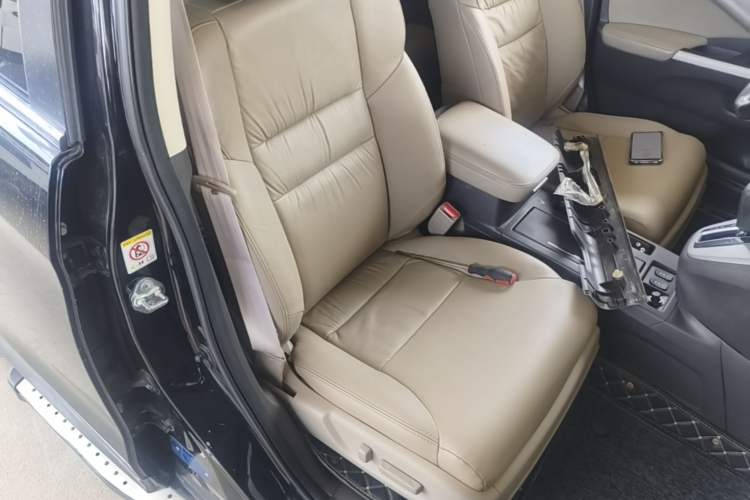 Used Honda CR-V 2013 2.4L two-wheel drive luxury version Right Front Seat