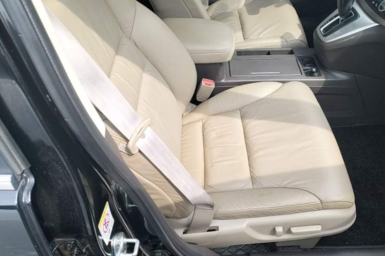 Used Honda CR-V 2013 2.4L four-wheel drive luxury version Right Front Seat