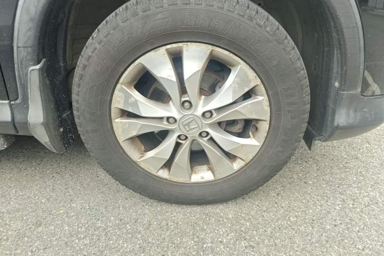 Used Honda CR-V 2013 2.4L four-wheel drive luxury version Right Front Wheel Hub