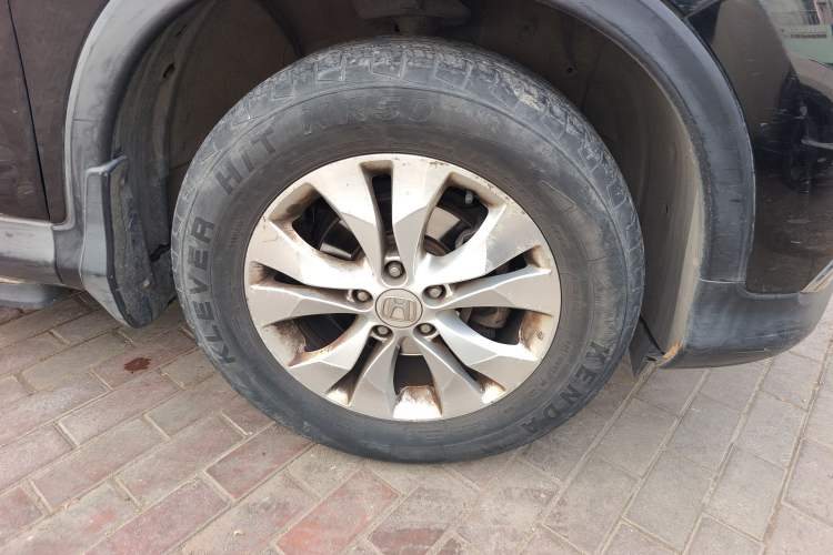 Used Honda CR-V 2013 2.4L four-wheel drive luxury version Right Front Wheel Hub