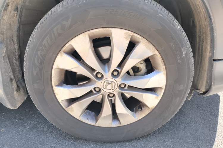 Used Honda CR-V 2013 2.4L two-wheel drive luxury version Right Front Wheel Hub