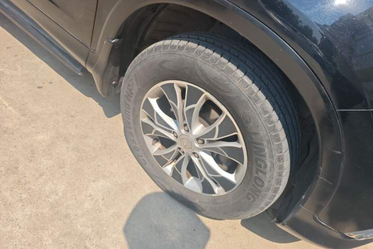 Used Honda CR-V 2013 2.4L two-wheel drive luxury version Right Front Wheel Hub
