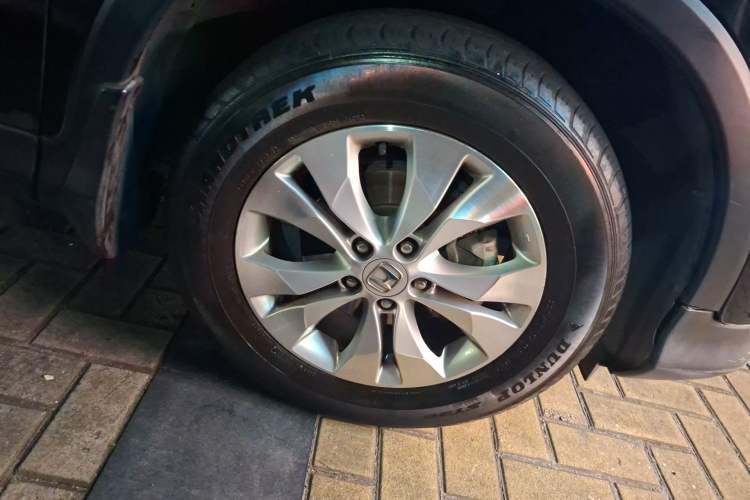 Used Honda CR-V 2013 2.4L two-wheel drive luxury version Right Front Wheel Hub